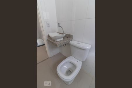 Casa à venda com 180m², 3 quartos e 5 vagas Casa à venda com 180m², 3 quartos e 5 vagasBanheiro