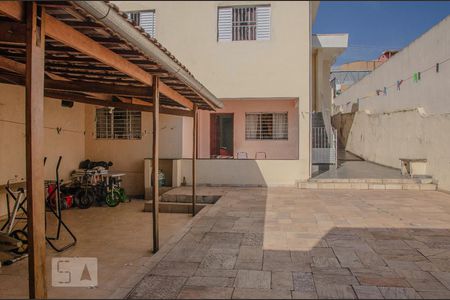 Casa à venda com 330m², 5 quartos e 4 vagas Casa à venda com 330m², 5 quartos e 4 vagasQuintal