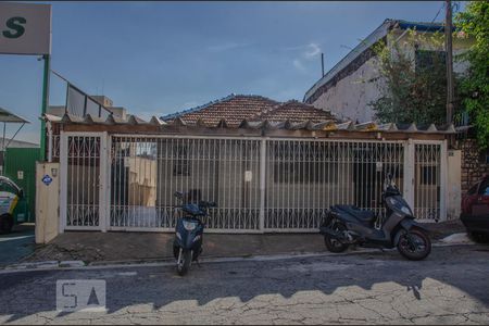 Casa à venda com 330m², 5 quartos e 4 vagas Casa à venda com 330m², 5 quartos e 4 vagasFachada