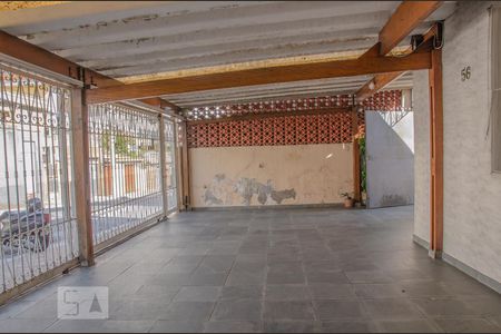 Casa à venda com 330m², 5 quartos e 4 vagas Casa à venda com 330m², 5 quartos e 4 vagasGaragem