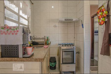 Casa à venda com 330m², 5 quartos e 4 vagas Casa à venda com 330m², 5 quartos e 4 vagasCozinha da casa 1