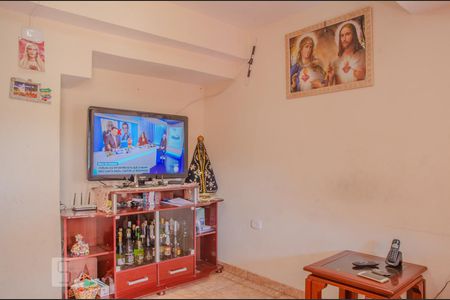 Casa à venda com 330m², 5 quartos e 4 vagas Casa à venda com 330m², 5 quartos e 4 vagasSala da casa 2