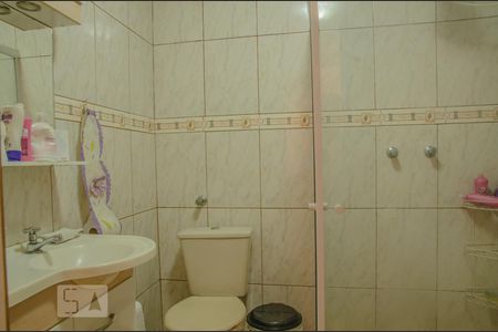 Casa à venda com 330m², 5 quartos e 4 vagas Casa à venda com 330m², 5 quartos e 4 vagasBanheiro da casa 2