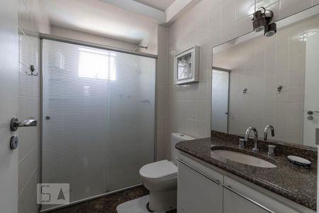Apartamento à venda com 100m², 3 quartos e 2 vagas Apartamento à venda com 100m², 3 quartos e 2 vagasBanheiro da Suite