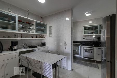 Apartamento à venda com 100m², 3 quartos e 2 vagas Apartamento à venda com 100m², 3 quartos e 2 vagasCozinha