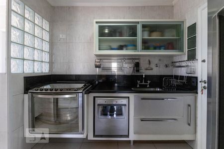 Apartamento à venda com 100m², 3 quartos e 2 vagas Apartamento à venda com 100m², 3 quartos e 2 vagasCozinha