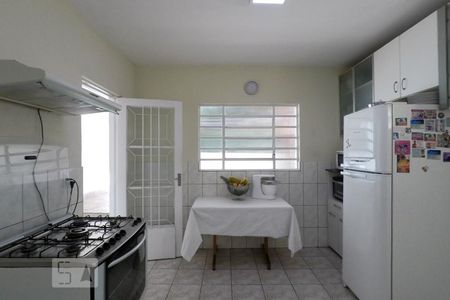 Casa à venda com 258m², 3 quartos e 2 vagas Casa à venda com 258m², 3 quartos e 2 vagasCozinha