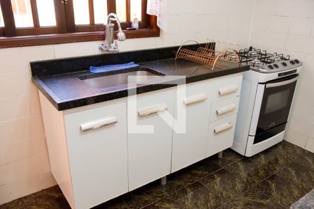Casa à venda com 120m², 4 quartos e 3 vagas Casa à venda com 120m², 4 quartos e 3 vagasCozinha