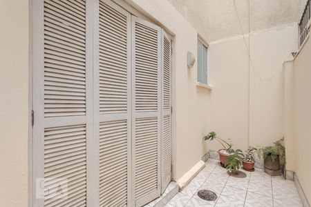 Apartamento à venda com 45m², 1 quarto e sem vaga Apartamento à venda com 45m², 1 quarto e sem vagaVaranda