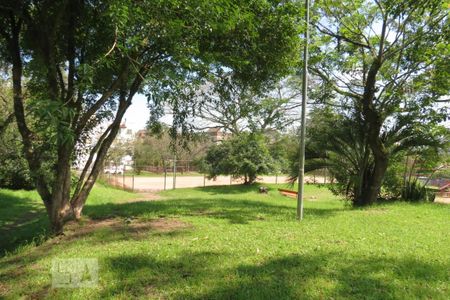 Apartamento à venda com 40m², 2 quartos e 1 vagaPraça em frente ao condomínio