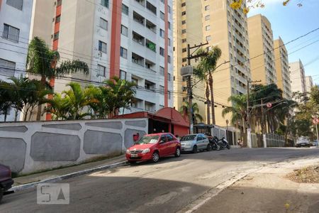 Apartamento para alugar com 45m², 2 quartos e 1 vaga Apartamento para alugar com 45m², 2 quartos e 1 vagaFachada