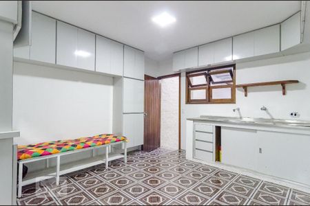 Casa para alugar com 500m², 15 quartos e 3 vagasCozinha