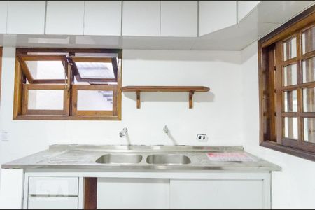 Casa para alugar com 500m², 15 quartos e 3 vagasCozinha