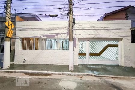 Casa para alugar com 500m², 15 quartos e 3 vagasFachada