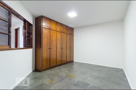 Casa para alugar com 500m², 15 quartos e 3 vagasQuarto 4