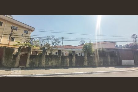 Casa à venda com 300m², 4 quartos e 5 vagas Casa à venda com 300m², 4 quartos e 5 vagasFachada
