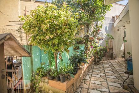 Casa à venda com 300m², 4 quartos e 5 vagas Casa à venda com 300m², 4 quartos e 5 vagasQuintal