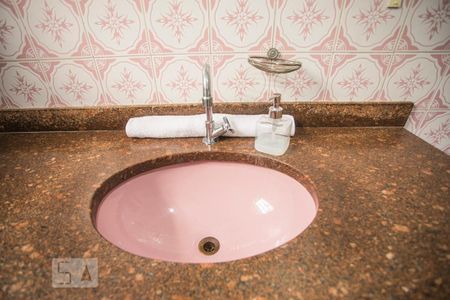 Casa à venda com 300m², 4 quartos e 5 vagas Casa à venda com 300m², 4 quartos e 5 vagasBanheiro 2 - Torneira