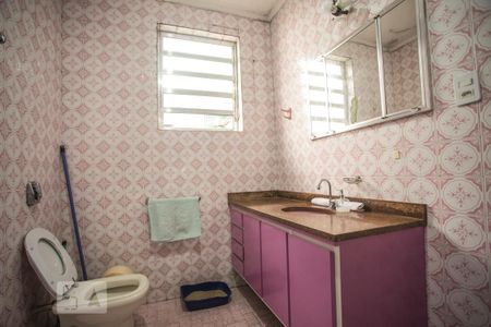 Casa à venda com 300m², 4 quartos e 5 vagas Casa à venda com 300m², 4 quartos e 5 vagasBanheiro 2