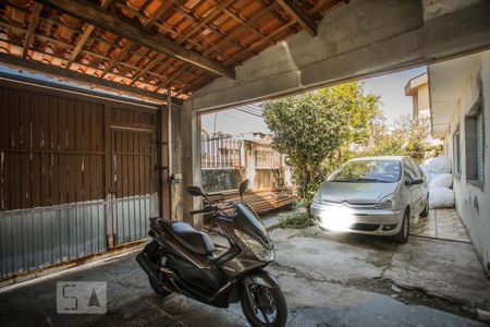 Casa à venda com 300m², 4 quartos e 5 vagas Casa à venda com 300m², 4 quartos e 5 vagasGaragem