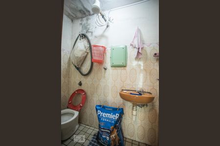 Casa à venda com 300m², 4 quartos e 5 vagas Casa à venda com 300m², 4 quartos e 5 vagasBanheiro de Serviço