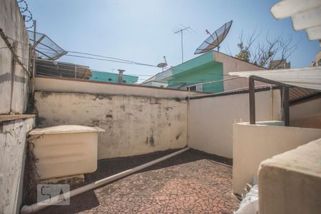 Casa à venda com 300m², 4 quartos e 5 vagas Casa à venda com 300m², 4 quartos e 5 vagasTerraço