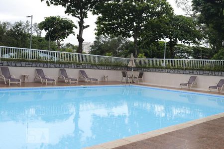 Apartamento para alugar com 60m², 2 quartos e 1 vagaÁrea comum - Piscina