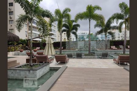 Apartamento à venda com 120m², 4 quartos e 2 vagasÁrea Comum - piscina