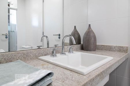 Apartamento à venda com 120m², 4 quartos e 2 vagasBanheiro suíte 1 e 2