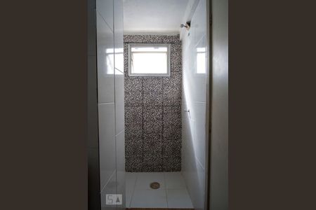 Banheiro de kitnet/studio à venda com 1 quarto, 27m² em Partenon, Porto Alegre