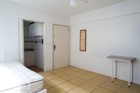 Sala/Quarto de kitnet/studio à venda com 1 quarto, 27m² em Partenon, Porto Alegre