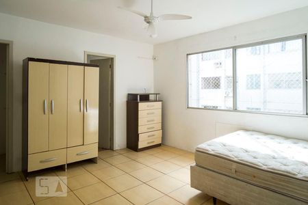 Sala/Quarto de kitnet/studio à venda com 1 quarto, 27m² em Partenon, Porto Alegre