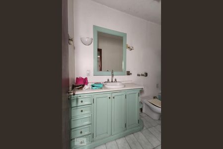 Casa à venda com 580m², 4 quartos e 1 vagaBanheiro da Suíte 2