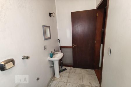 Casa à venda com 580m², 4 quartos e 1 vagaBanheiro de Serviço