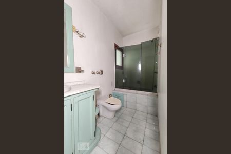 Casa à venda com 580m², 4 quartos e 1 vagaBanheiro da Suíte 2