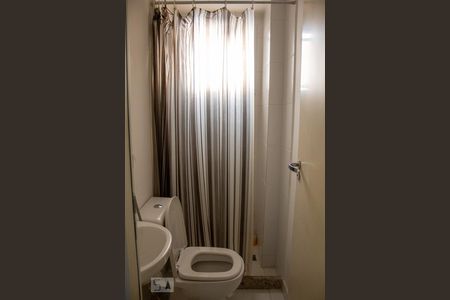 Apartamento à venda com 112m², 3 quartos e 2 vagas Apartamento à venda com 112m², 3 quartos e 2 vagasBanheiro de Serviço