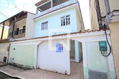 Casa à venda com 157m², 4 quartos e 1 vaga Casa à venda com 157m², 4 quartos e 1 vagaFachada