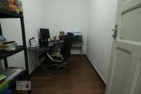 Casa à venda com 220m², 5 quartos e 2 vagasQuarto 4