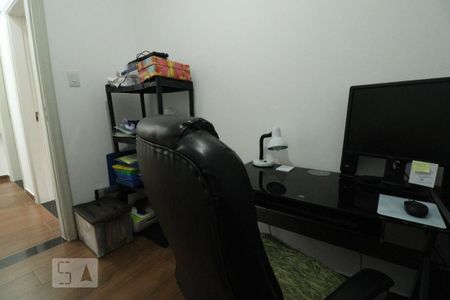 Casa à venda com 220m², 5 quartos e 2 vagasQuarto 4