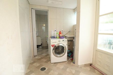 Casa à venda com 220m², 5 quartos e 2 vagasÁrea de Serviço 2