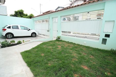 Casa à venda com 220m², 5 quartos e 2 vagasQuintal