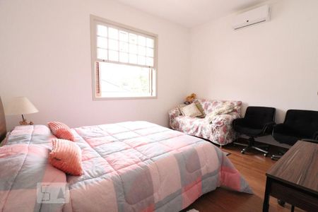 Casa à venda com 220m², 5 quartos e 2 vagasQuarto 3