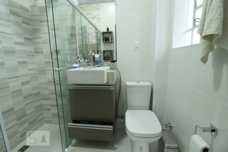 Casa à venda com 220m², 5 quartos e 2 vagasBanheiro 4