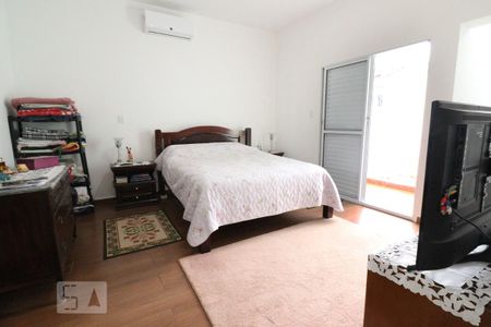 Casa à venda com 220m², 5 quartos e 2 vagasQuarto 1