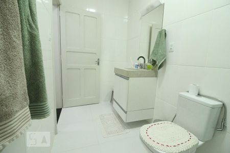 Casa à venda com 220m², 5 quartos e 2 vagasBanheiro 3