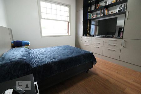 Casa à venda com 220m², 5 quartos e 2 vagasQuarto 2