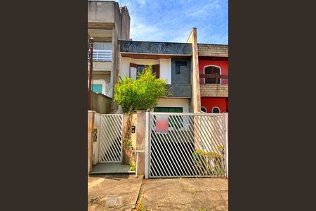 Casa à venda com 394m², 3 quartos e 6 vagas Casa à venda com 394m², 3 quartos e 6 vagasFachada
