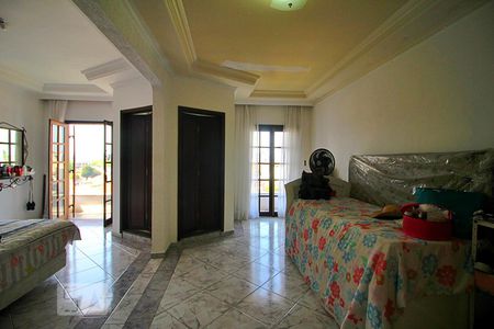 Casa à venda com 394m², 3 quartos e 6 vagasSuíte 2