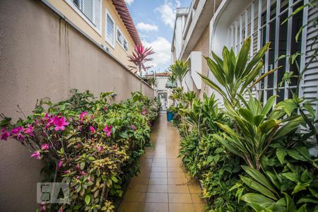 Casa à venda com 270m², 4 quartos e 3 vagasCorredor externo