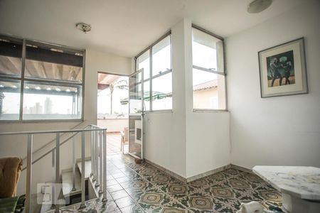 Casa à venda com 270m², 4 quartos e 3 vagasHall - Piso superior